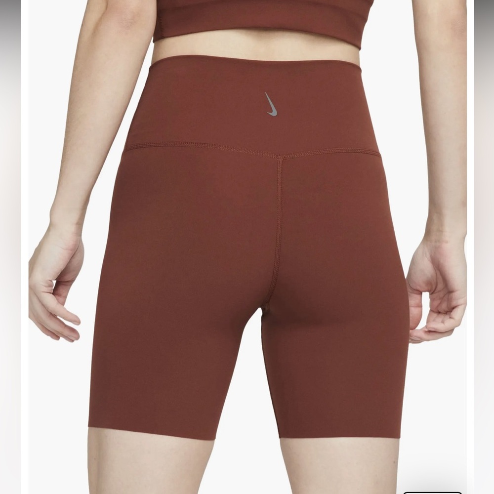 Nike yoga luxe high waisted shorts in color oxen brown size M
